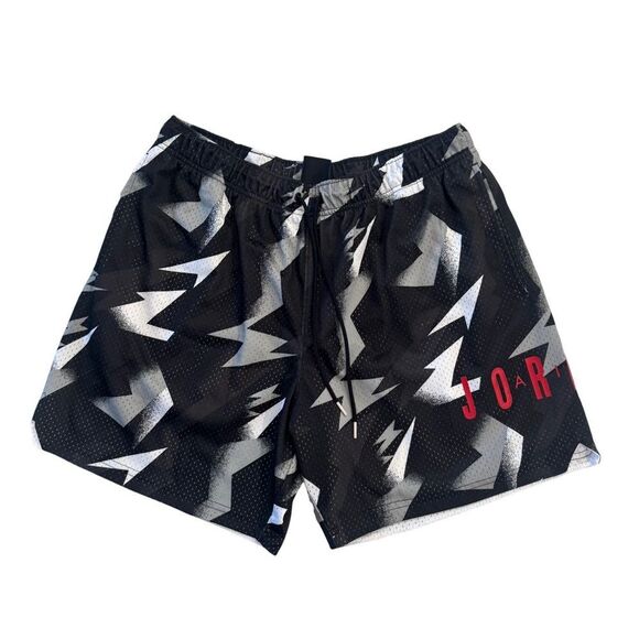Black and White Graphic Shorts Jordan size 2XL - Picture 1 of 2